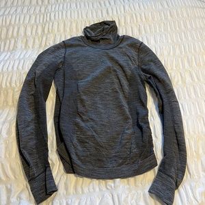 GUC - Lululemon Thermal Long Sleeve Size 8